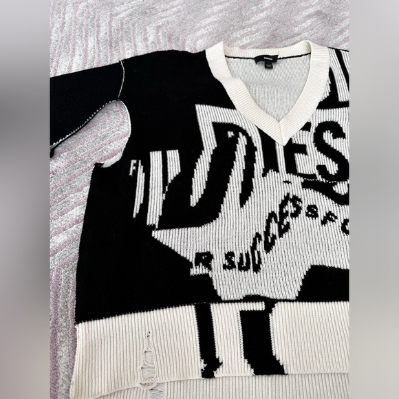 Diesel cutout black and white print sweater. Size S. Very good condition - Picture 2 of 10